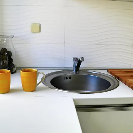Daisy Apartment