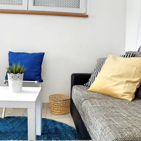 Daisy Apartment Petrcane