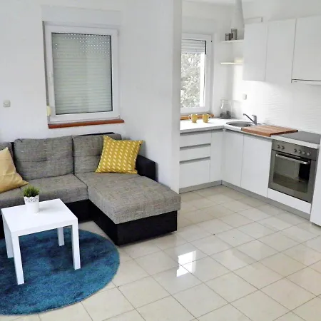 Daisy Apartment *